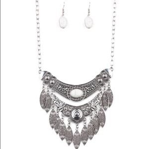 Island Queen - white